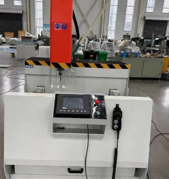 مركز تصنيع CNC عالي الصلابة 800 مم 3 محاور | مُصممة خصيصًا لسحب الألمنيوم الصناعي
