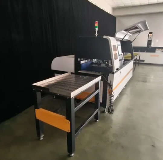 منشار دائري CNC فائق الدقة لمقاطع الألومنيوم الصناعية